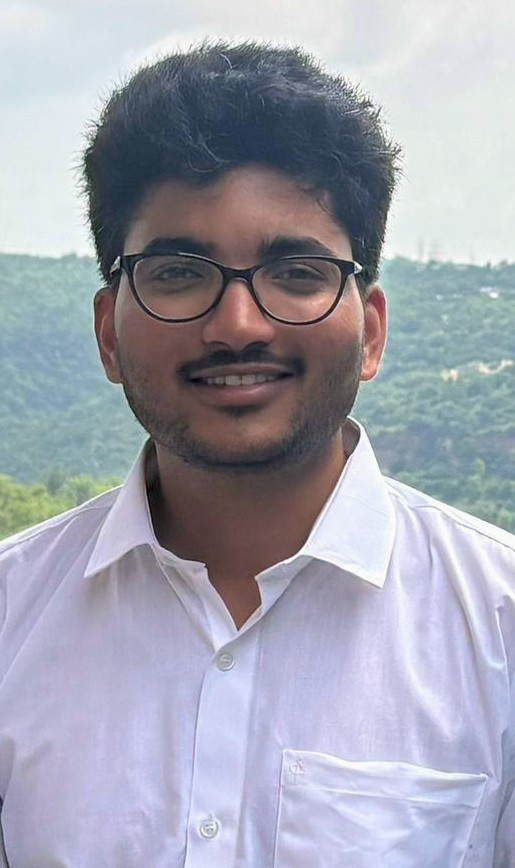 Passport size photo of CA. Saikam Harish